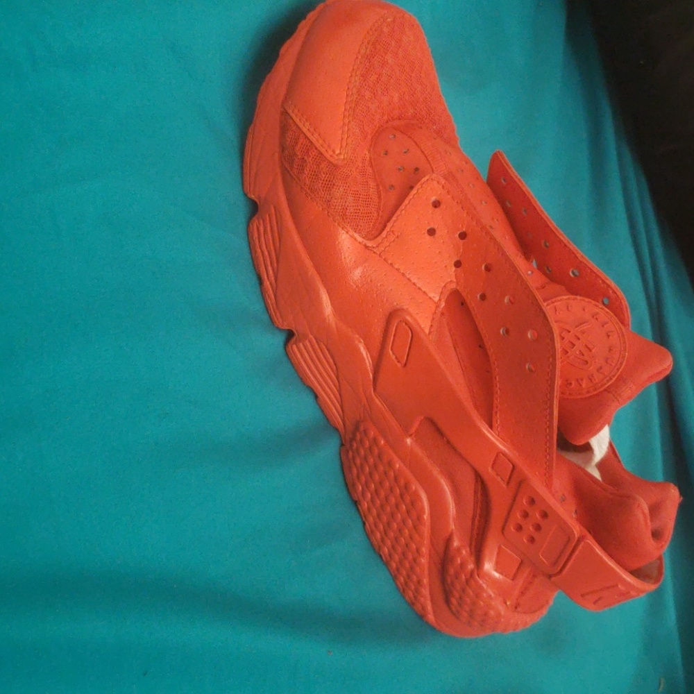 Shoe customs